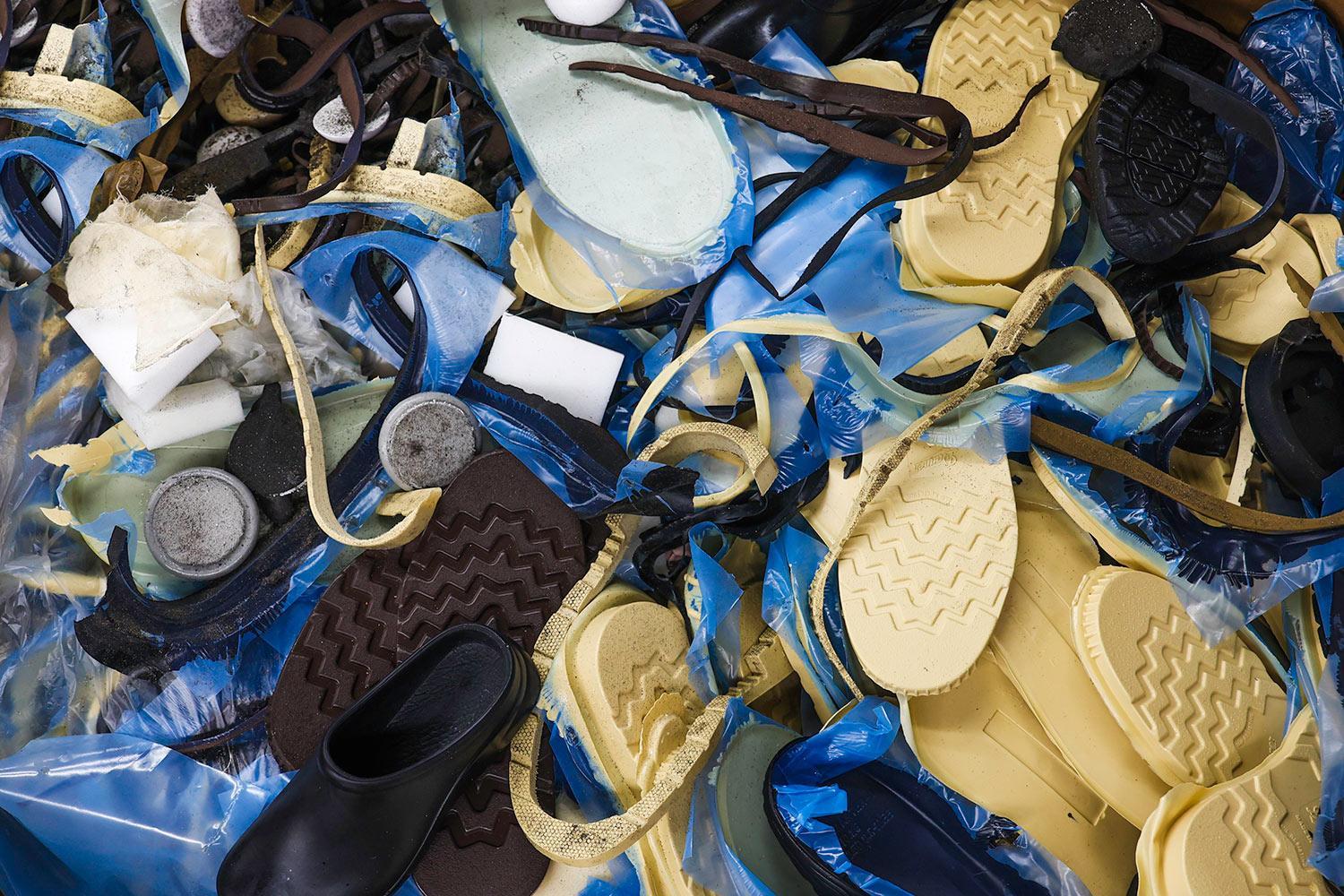Vietnamese researchers develop fully recycled composite material from footwear waste