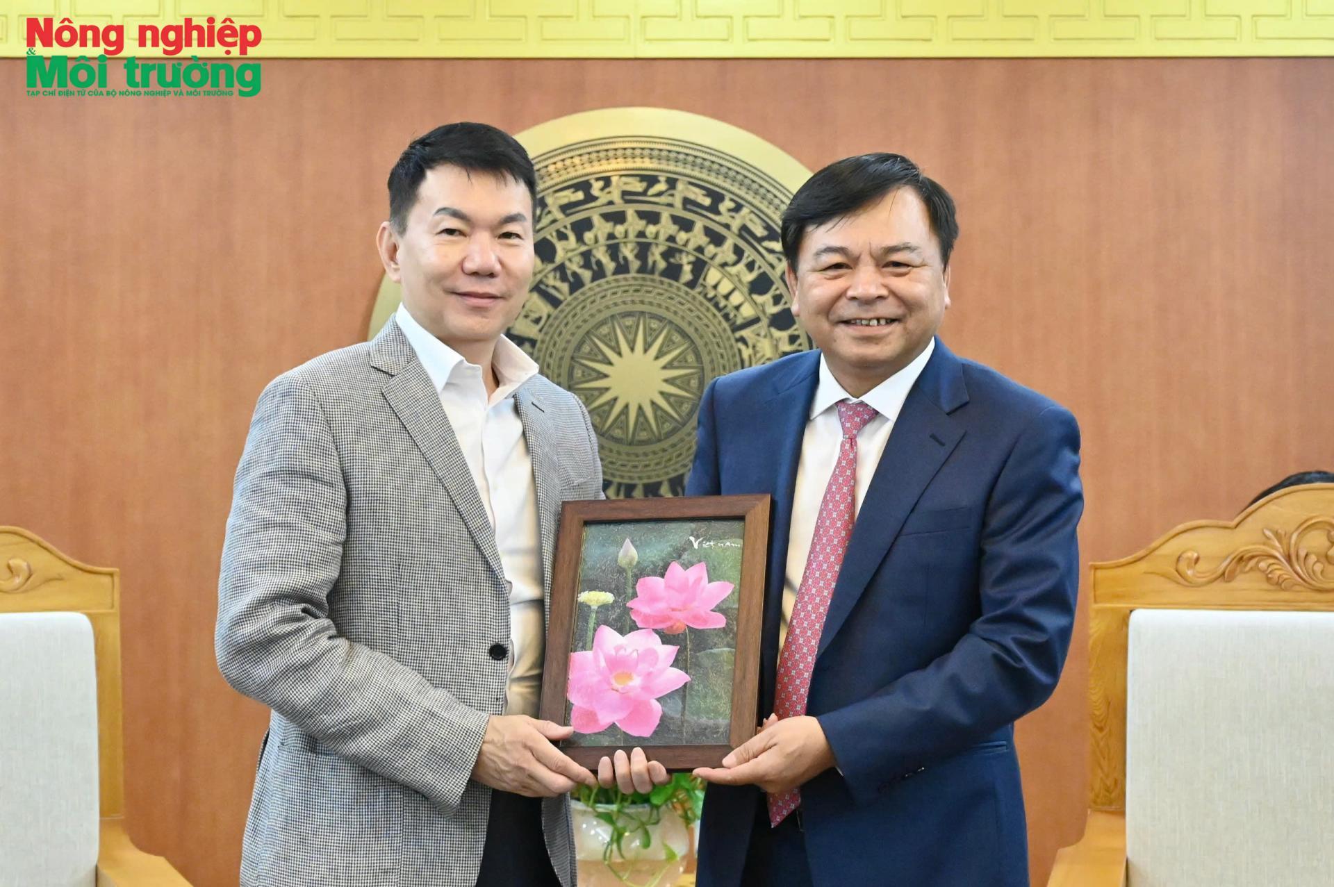 Viet Nam seeks resources to expand low-emission rice production