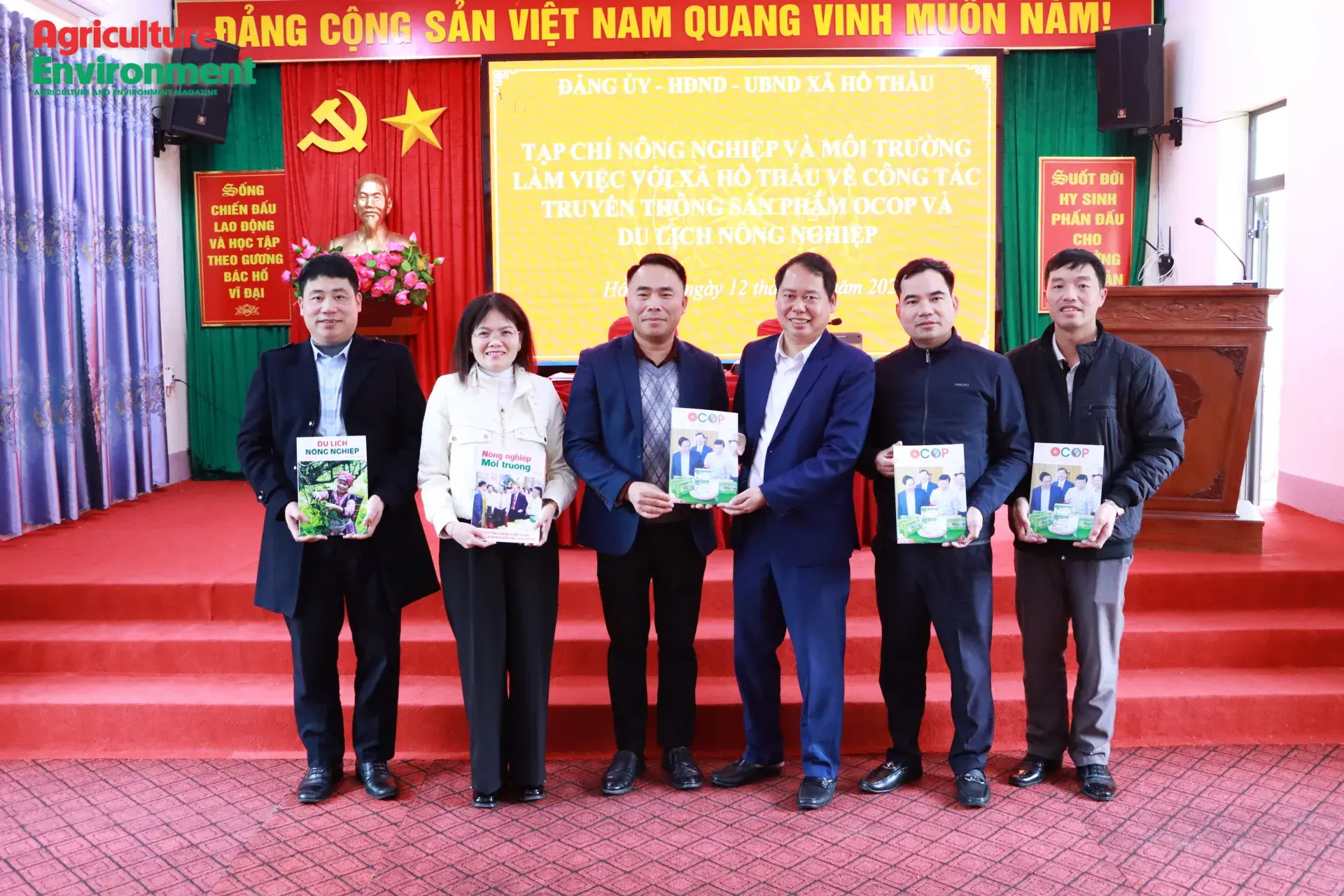 Agriculture and Environment Magazine works with Ho Thau commune to promote Shan Tuyet tea