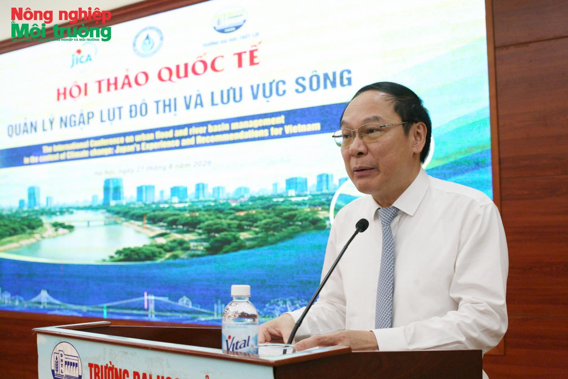 Urban flood management requires a river basin approach