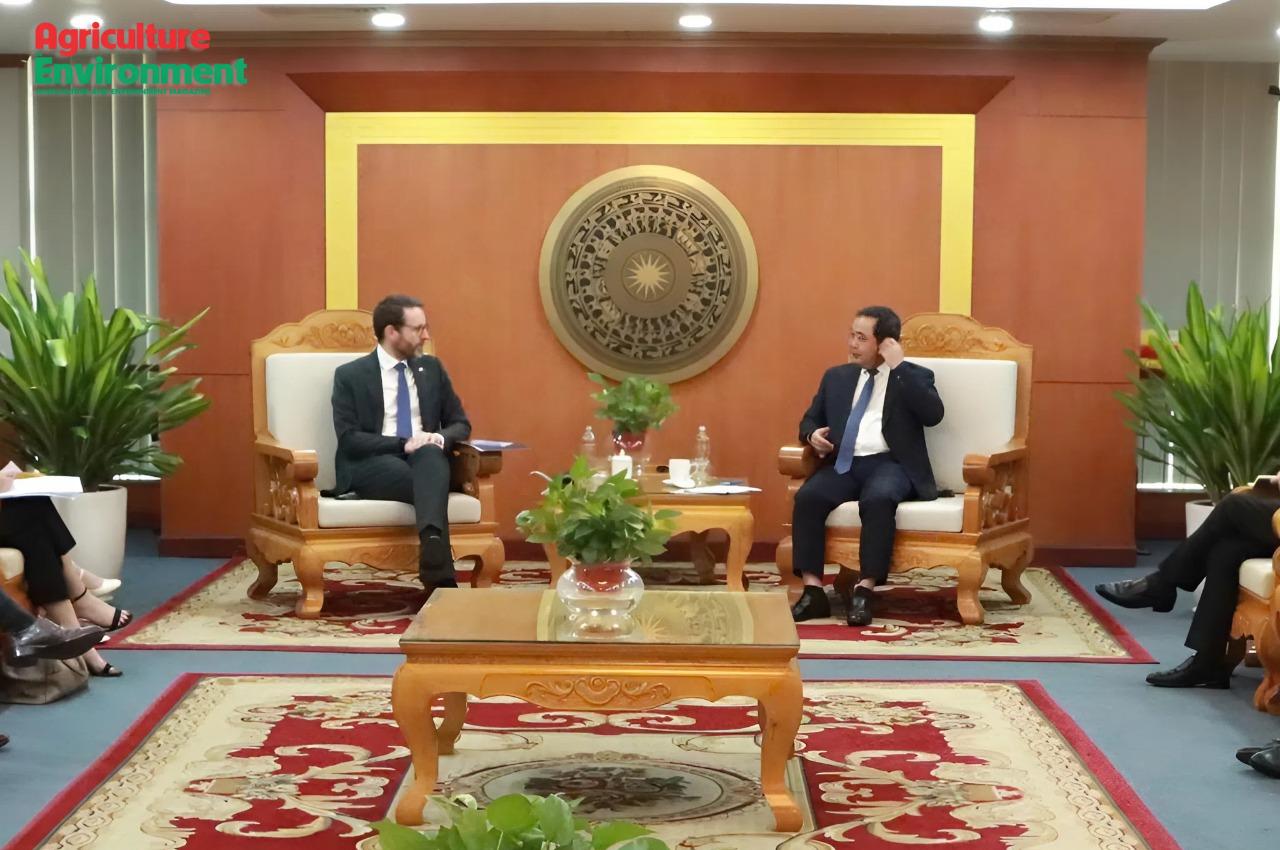 Viet Nam and UK expand agricultural cooperation to support climate goals