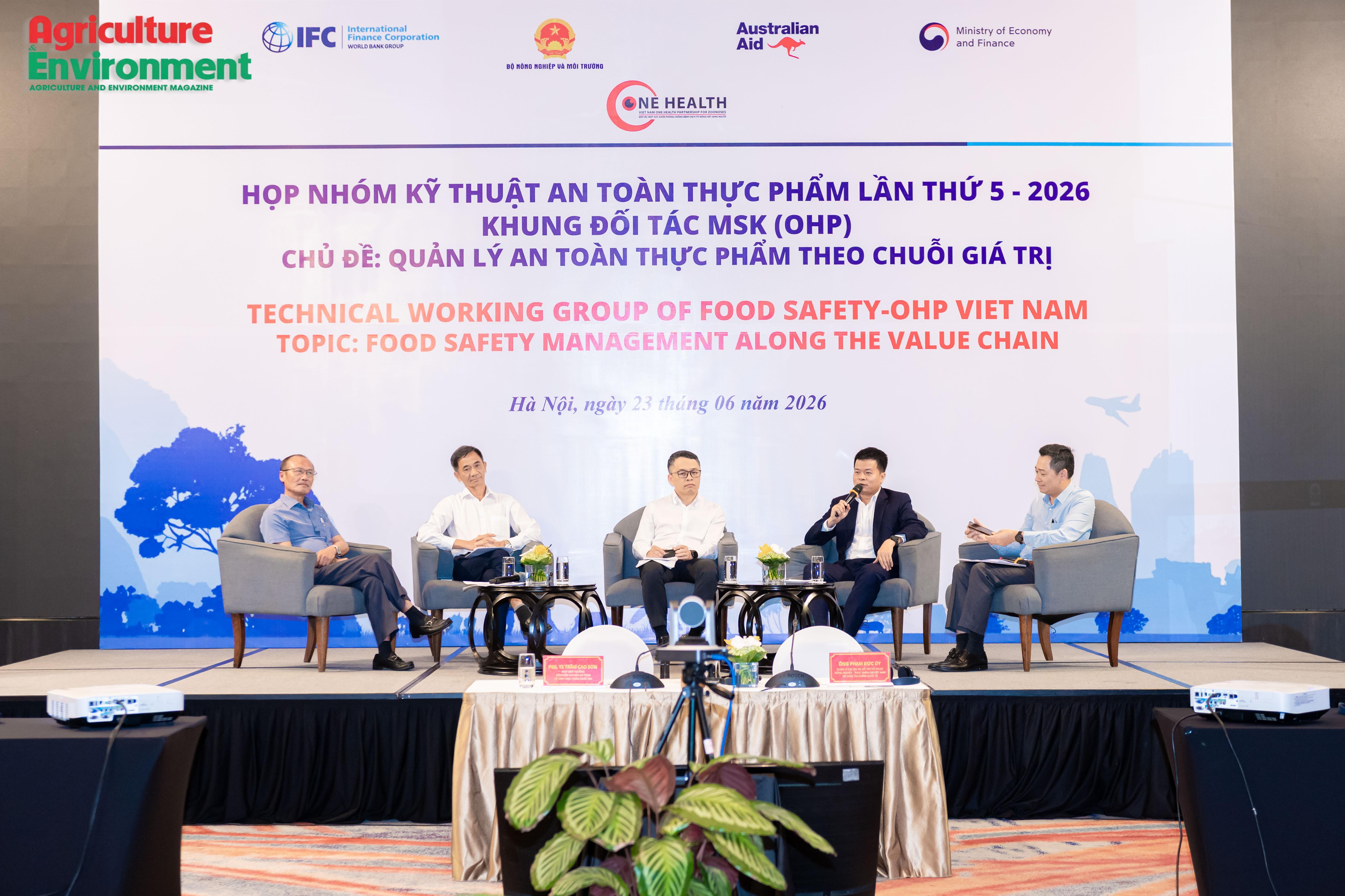 Viet Nam experts call for shift from end-product inspection to food safety risk management at source