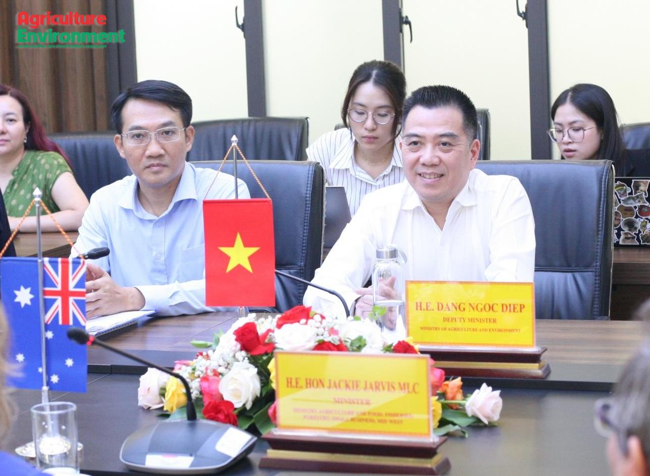 Viet Nam, Australia discuss expanded cooperation in agriculture, fisheries and the marine economy