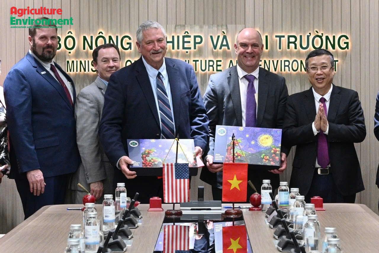 Viet Nam, Ohio sign soybean MoU to boost agricultural trade