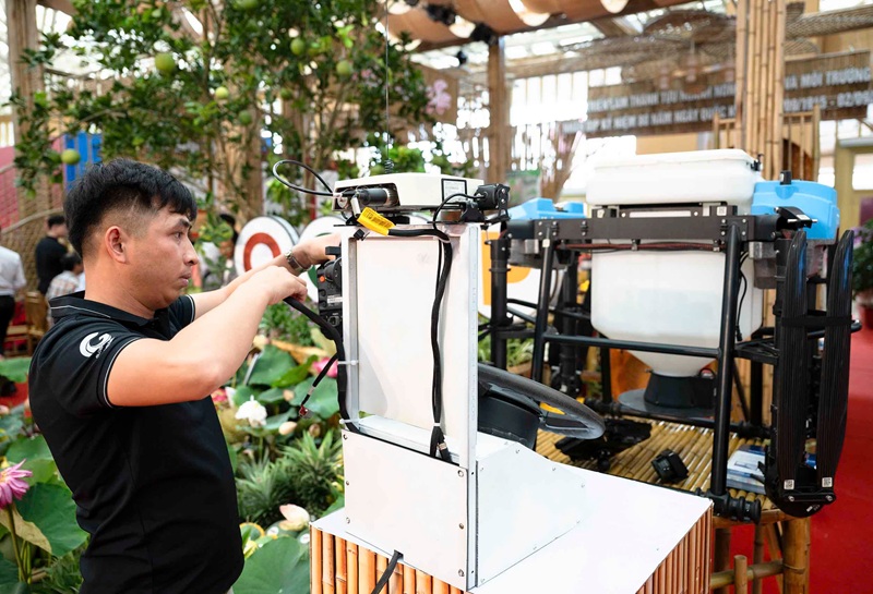 Scientific and technological highlights of the Agriculture and Environment sector at the exhibition on 80 years of national achievements