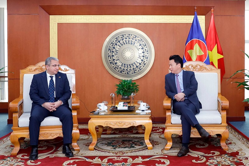 Vietnam, Azerbaijan promotes cooperation in natural resources and the environment