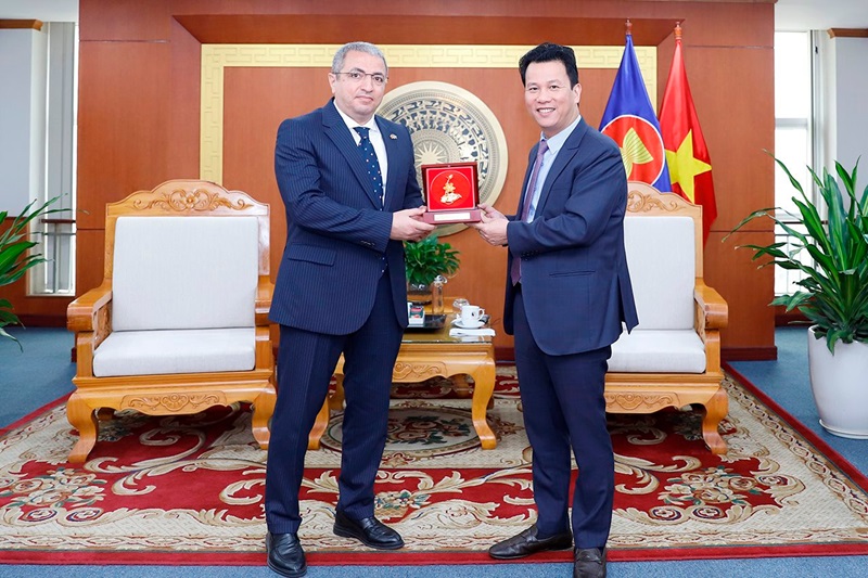 Vietnam, Azerbaijan promotes cooperation in natural resources and the environment