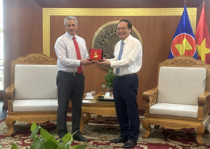 Vietnam and Belarus enhance cooperation in waste treatment and recycling technology