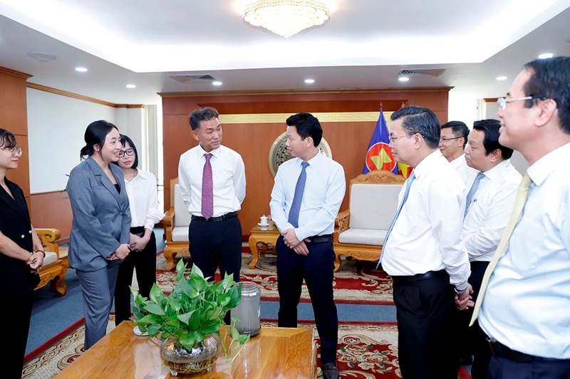 Minister Dang Quoc Khanh meets with leaders of South Korea’s Abe Invest Group specializing in wastewater treatment