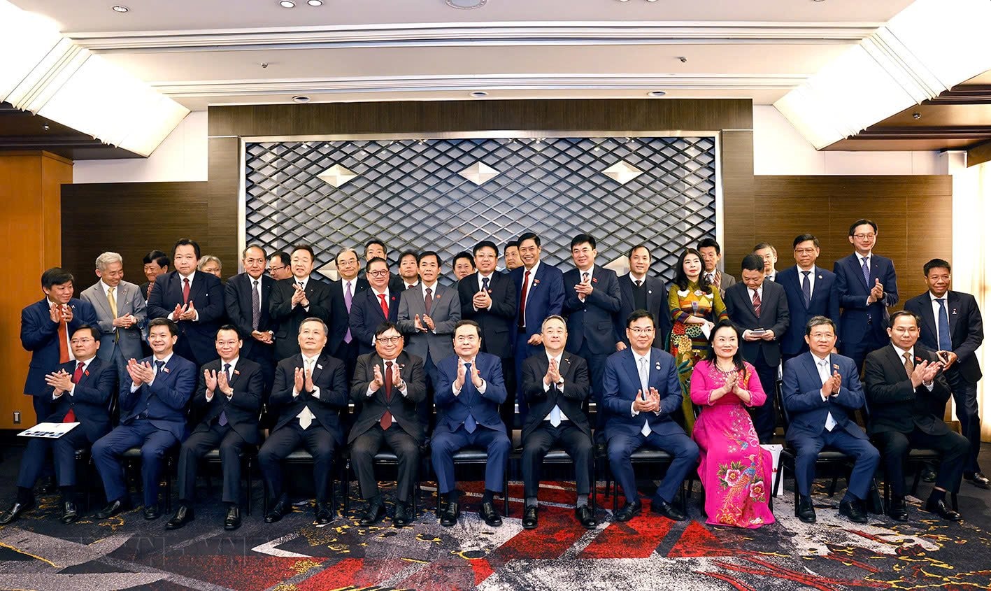 Minister Do Duc Duy visits Meguro Incineration Plant (Japan)