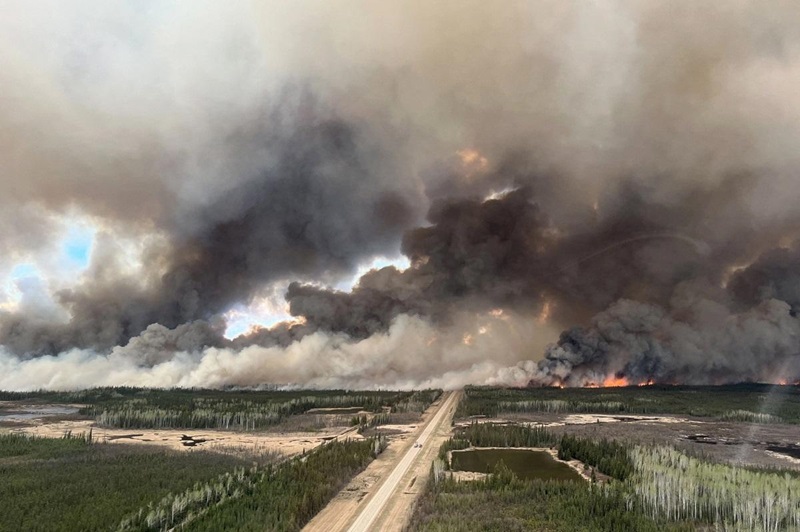 Wildfires threaten British Columbia town as Western Canada battles blazes 