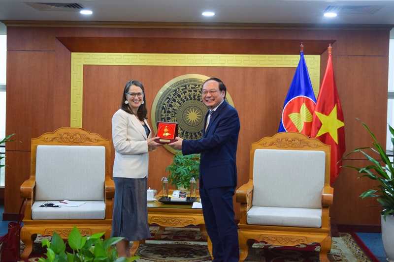 Canada and Vietnam promote cooperation in combating climate change