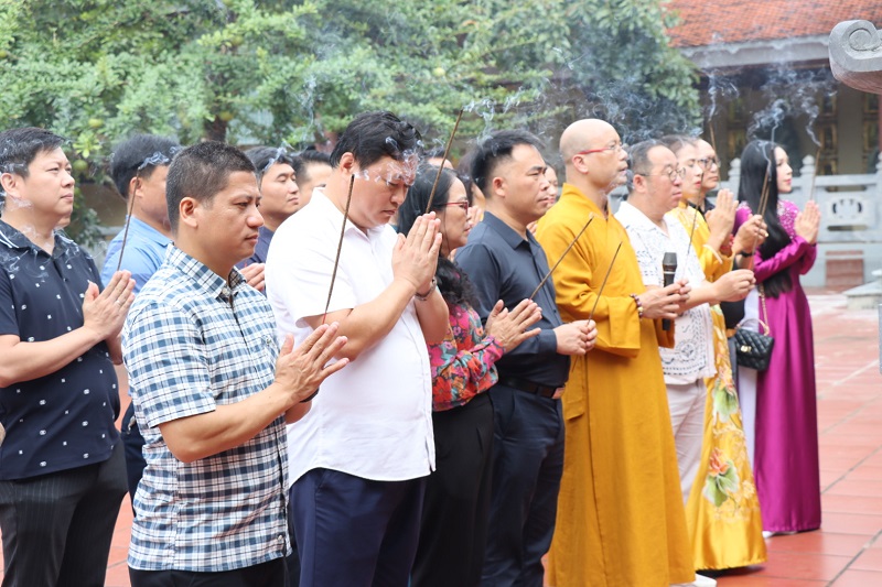 Agriculture and Environment Magazine launches “Green pagoda” program in Lao Cai