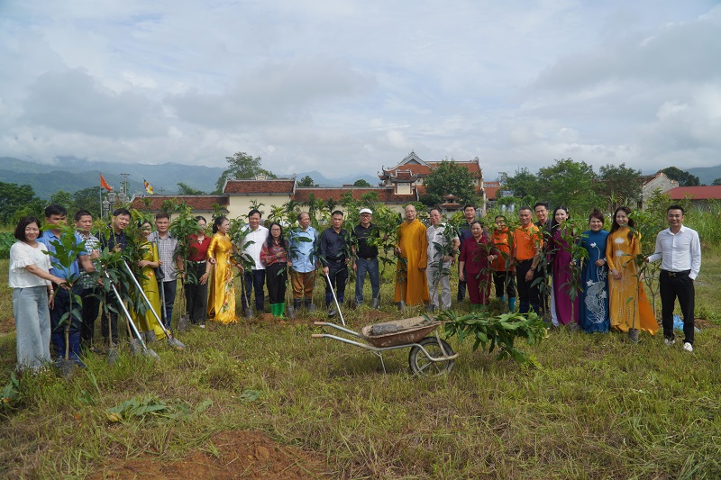 Agriculture and Environment Magazine launches “Green pagoda” program in Lao Cai