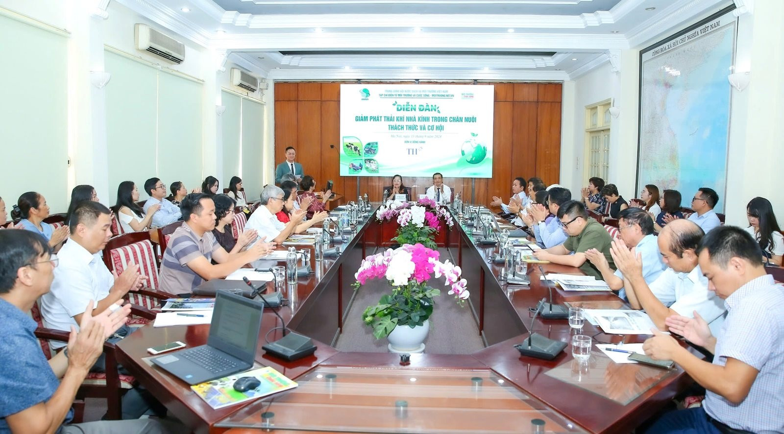 Reducing greenhouse gas emissions in livestock farming: Challenges and opportunities