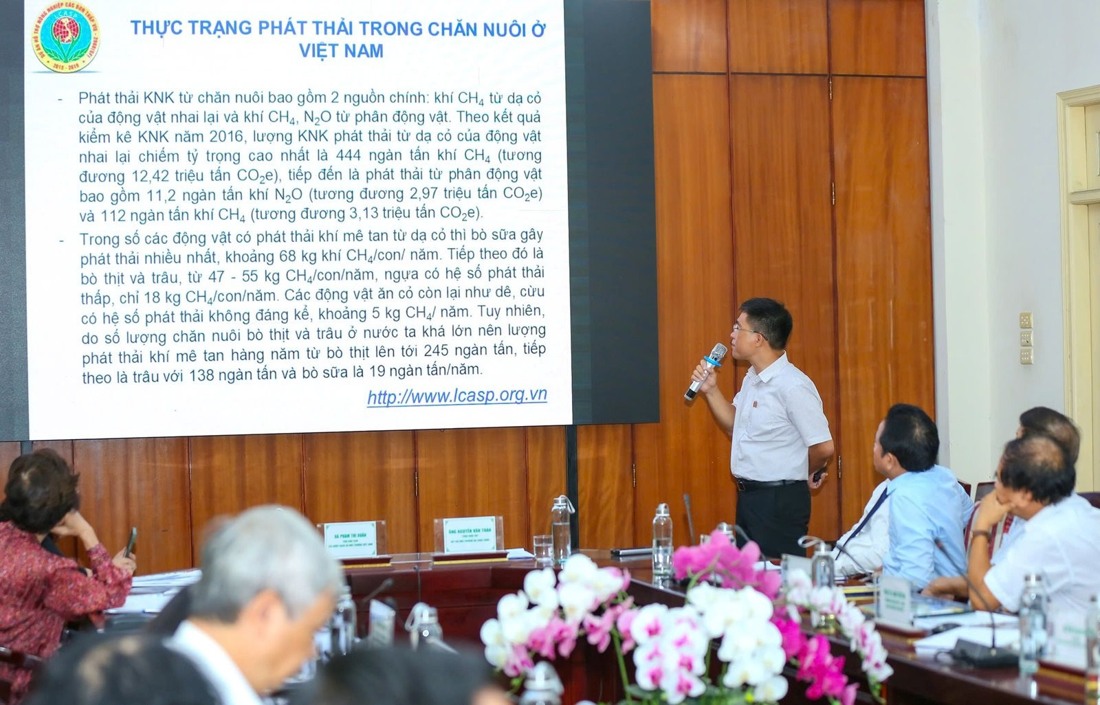 Reducing greenhouse gas emissions in livestock farming: Challenges and opportunities