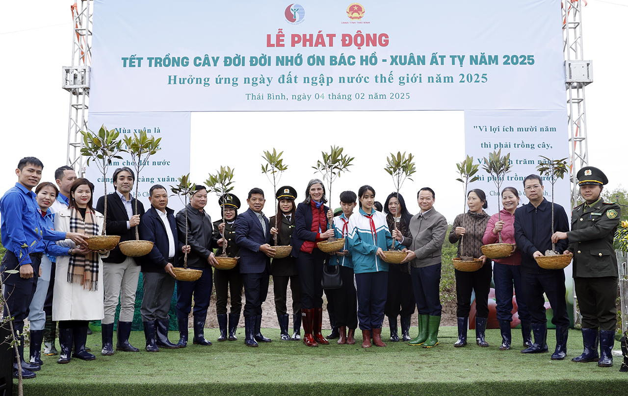 Ministry of Natural Resources and Environment Launches new-year tree planting festival in Thai Binh