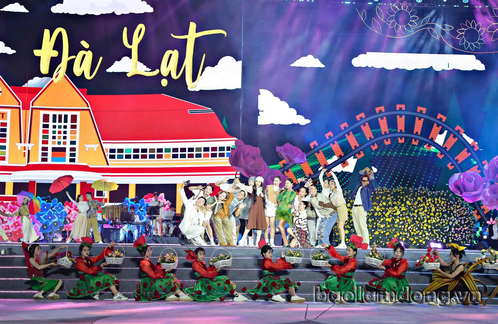 Da Lat blossoms in colors: The grand opening of the 2024 Flower Festival