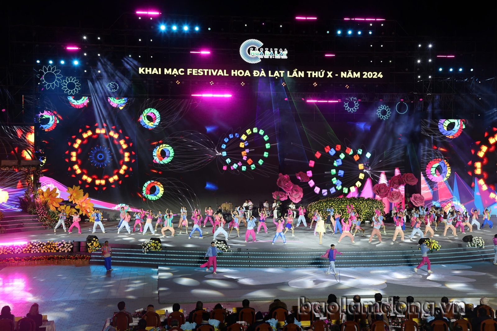 Da Lat blossoms in colors: The grand opening of the 2024 Flower Festival