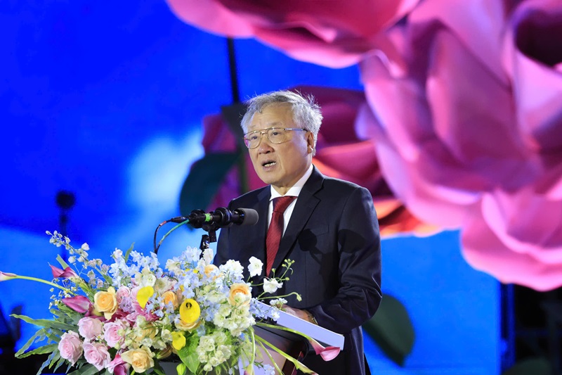 Da Lat blossoms in colors: The grand opening of the 2024 Flower Festival