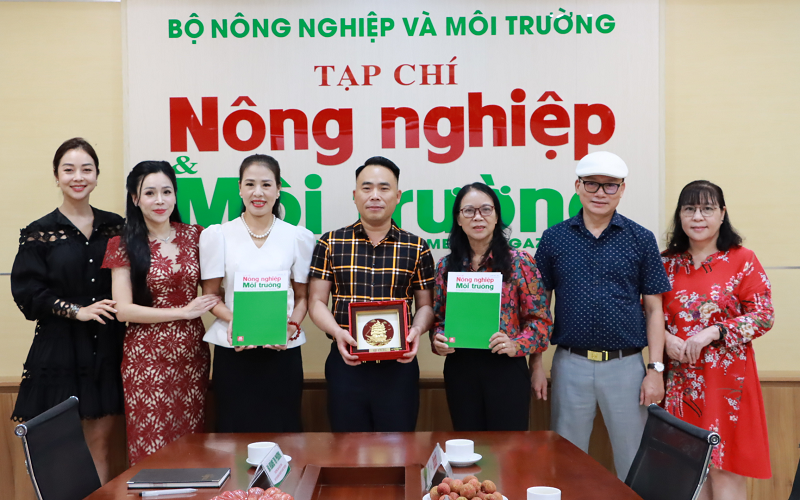 IWEDI and the Agriculture & Environment Magazine aim for long-term strategic cooperation