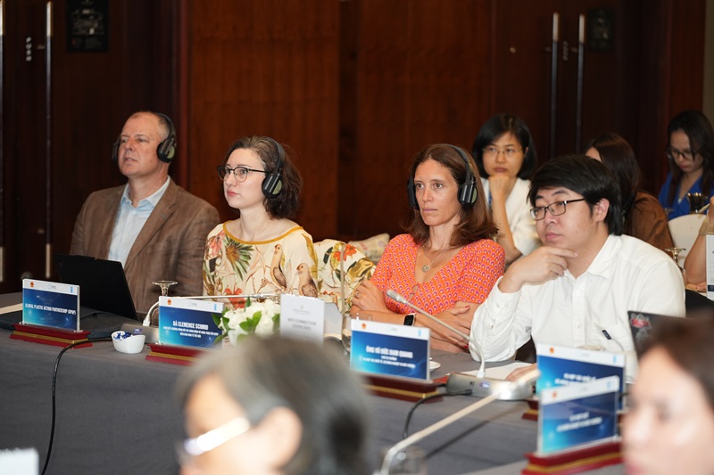 Vietnam affirms its pioneering role in global cooperation against plastic pollution