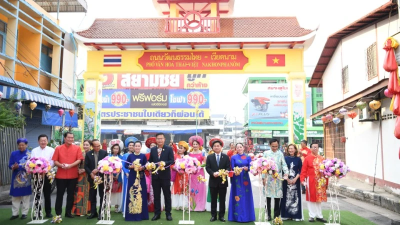 New Thai-Vietnamese cultural food street opens in Nakhon Phanom
