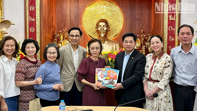 New Thai-Vietnamese cultural food street opens in Nakhon Phanom