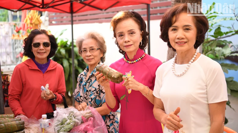New Thai-Vietnamese cultural food street opens in Nakhon Phanom