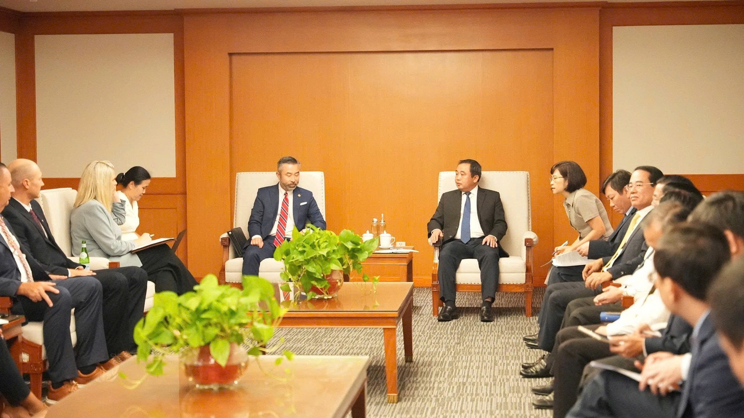 Vietnam strengthens agricultural and environmental cooperation with Oregon (U.S.)