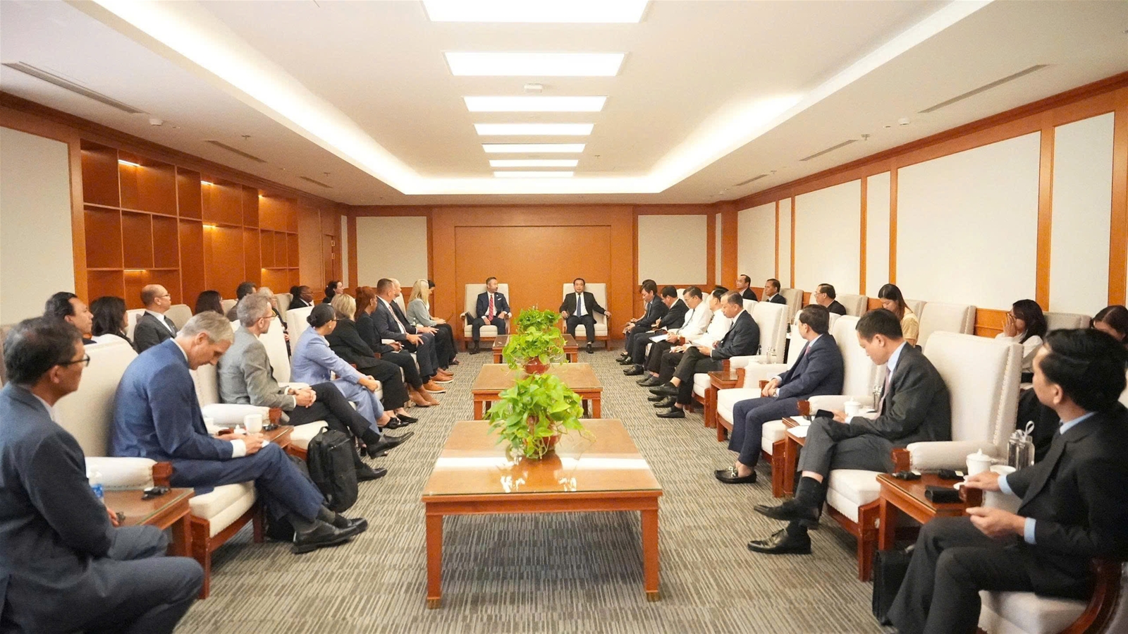 Vietnam strengthens agricultural and environmental cooperation with Oregon (U.S.)