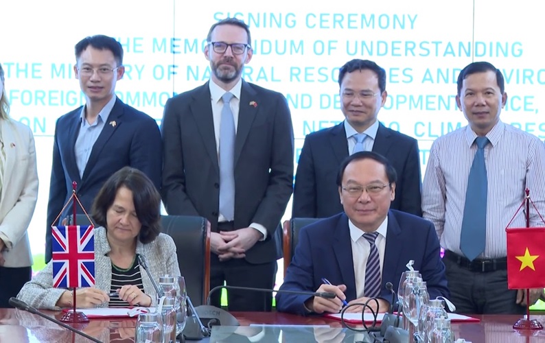 Vietnam and the UK sign MoU on environment and climate: A significant step in bilateral cooperation