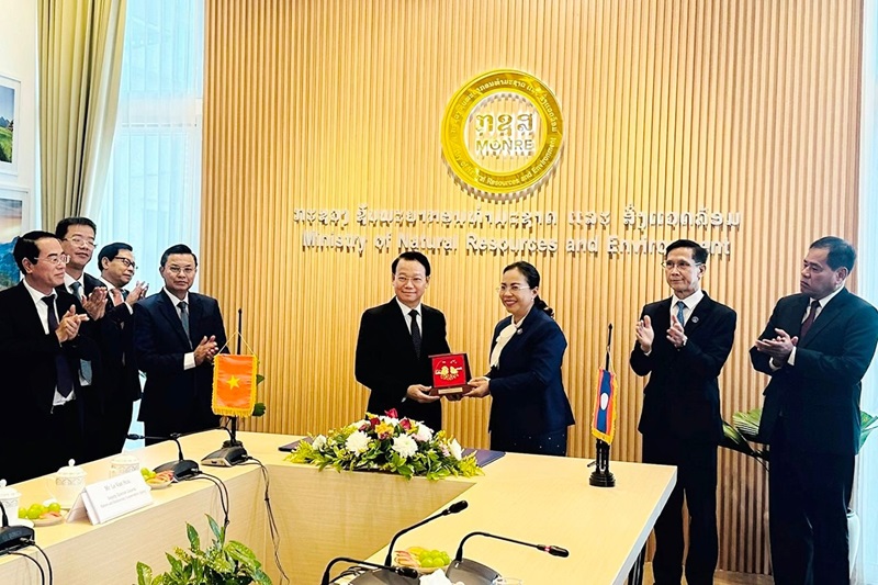 Vietnam, Laos enhance partnership on 7 strategic initiatives in natural resources and environment