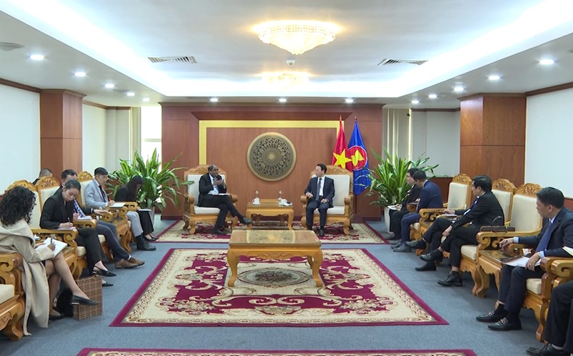 Vietnam and Singapore strengthen cooperation on environment, climate change, and sustainable development