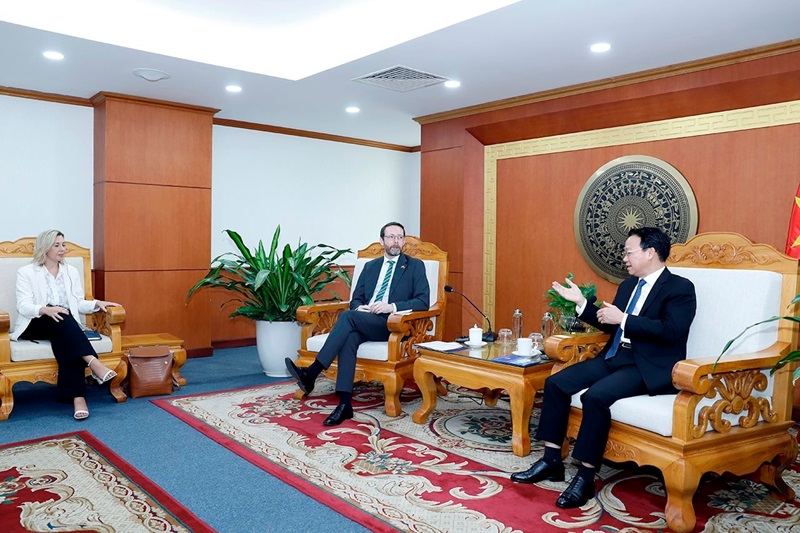 Vietnam and the United Kingdom: Strengthening cooperation in natural resources and environment