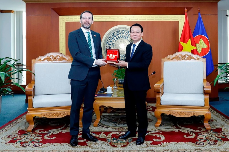 Vietnam and the United Kingdom: Strengthening cooperation in natural resources and environment