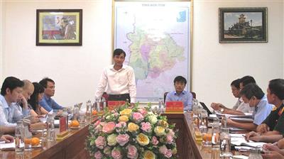 Deputy Minister of the Ministry of Natural Resources and Environment Tran Quy Kien meets with the People's Committee of Kon Tum Province on mineral resource management