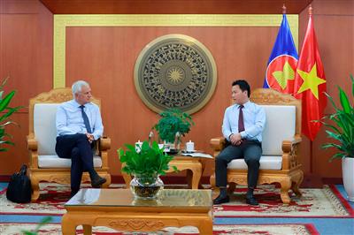 European investment bank (eib) ready to invest in VietNam environment and climate