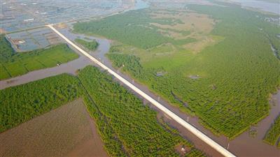 Legalization of regulations related to the use of reclaimed land along rivers and coastlines