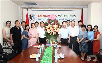 Minister Dang Quoc Khanh: media disseminating information on natural resources and environment to the people