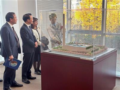 Minister Do Duc Duy visits Meguro Incineration Plant (Japan)