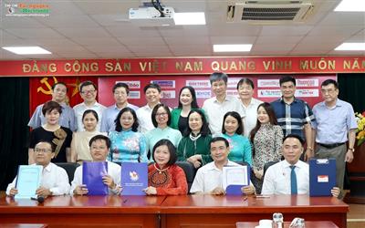 Natural resources and environmenr magazine and 12 other magazines sign competition agreement to build a culturel environment in the press agencies and journalists culture of VietNam