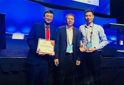 The Department of Survey, Mapping and GeoInformation of Vietnam honored with Special Achievement Award in GIS