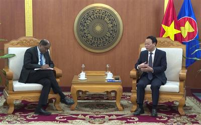 Vietnam and Singapore strengthen cooperation on environment, climate change, and sustainable development