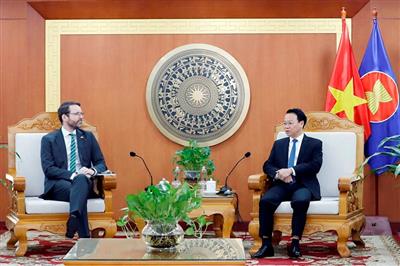 Vietnam and the United Kingdom: Strengthening cooperation in natural resources and environment